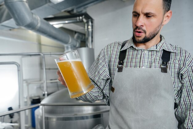 Jak zrobić domowe piwo – fascynujący świat piwnej alchemii