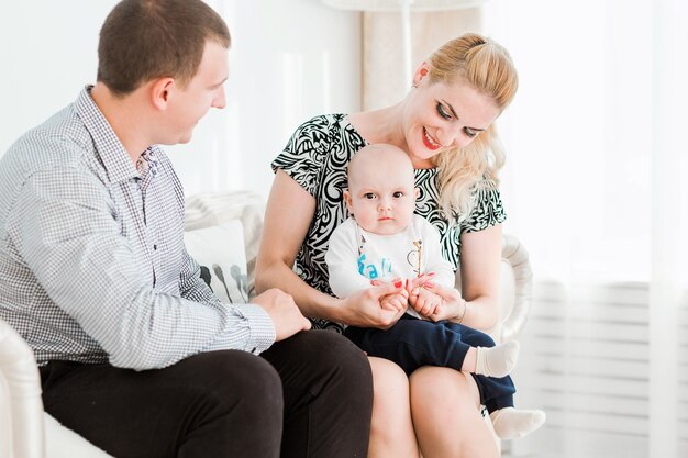 Jakie środki finansowe przysługują na dziecko w rodzinie zastępczej?