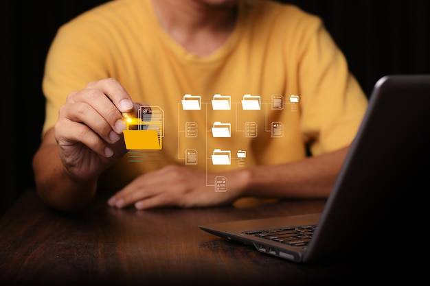 Komu i dlaczego powierza się przetwarzanie danych osobowych?