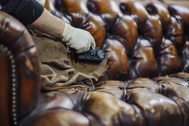 Jak wyprać skórę baranią bez ryzyka jej uszkodzenia?